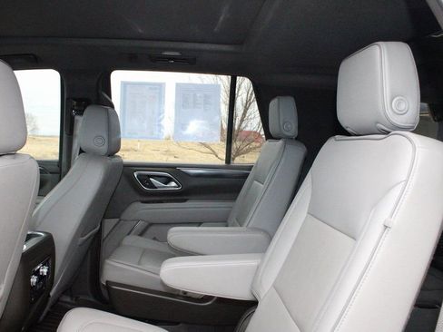 Used 2022 GMC Yukon SLT w/ SLT Premium Package AWD/4WD image 54