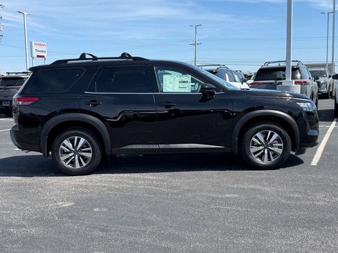 New 2026 Nissan Pathfinder SL AWD/4WD image 3
