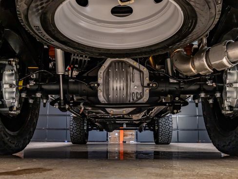 Used 2026 Ford F450 Platinum w/ FX4 Off-Road Package image 16