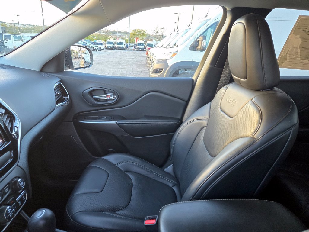 Used 2019 Jeep Cherokee Limited AWD/4WD image 24