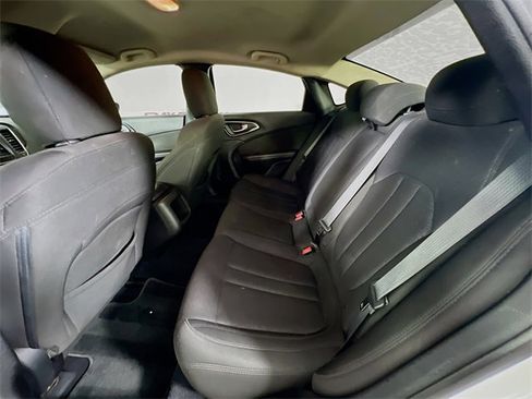 Used 2015 Chrysler 200 Limited image 20