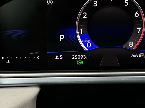 Used 2025 Volkswagen Taos SE image 40