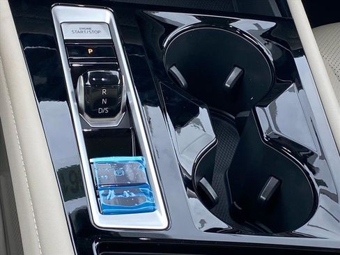 New 2026 Volkswagen Atlas SE image 7