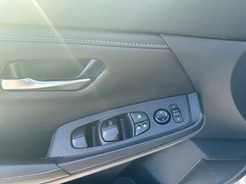 Used 2023 Nissan Sentra SV FWD image 12