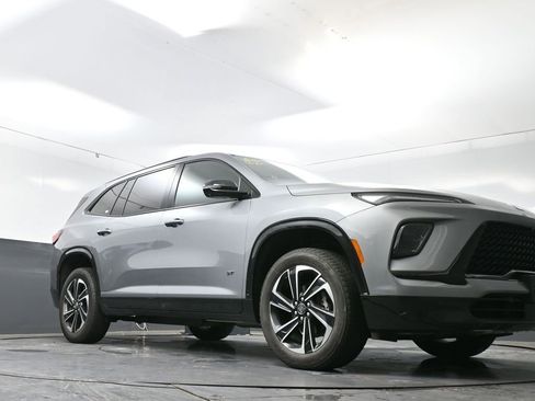 Used 2025 Buick Enclave Sport Touring AWD/4WD image 26