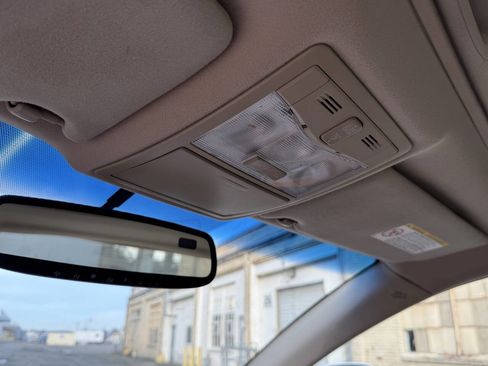 Used 2005 Toyota Avalon XLS image 42