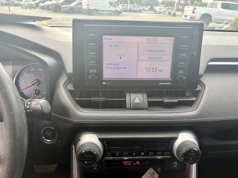 Used 2020 Toyota RAV4 XLE w/ Convenience Package FWD image 14