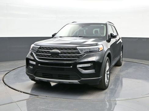Certified 2022 Ford Explorer XLT w/ Equipment Group 202A image 26