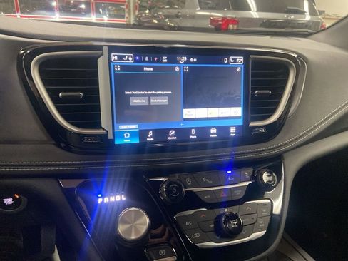 New 2026 Chrysler Pacifica Select image 26