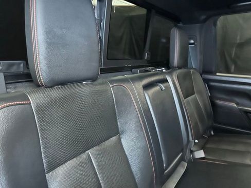 Used 2023 Nissan Titan PRO-4X w/ Pro-4x Convenience Package AWD/4WD image 17