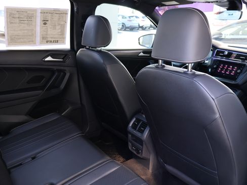 Used 2023 Volkswagen Tiguan SE R-Line image 25