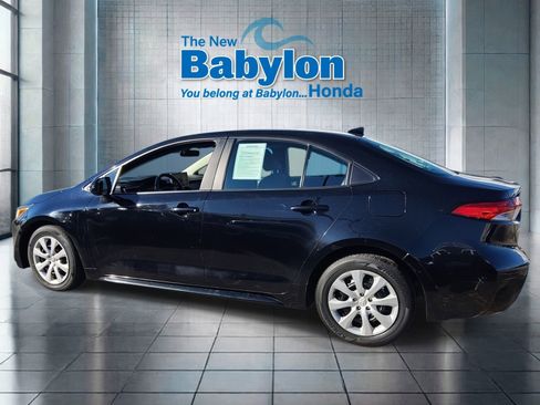 Used 2023 Toyota Corolla LE image 2