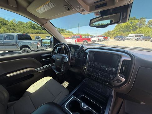 Used 2017 Chevrolet Silverado 1500 LTZ Z71 w/ LTZ Plus Package AWD/4WD image 7