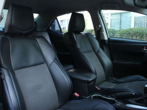 Used 2017 Toyota Corolla SE image 23