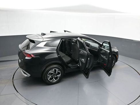 Used 2023 Kia Sportage LX AWD/4WD image 44