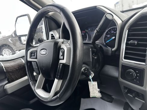 Used 2018 Ford F350 Lariat image 17
