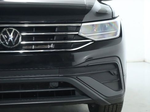 Used 2024 Volkswagen Tiguan SE image 6
