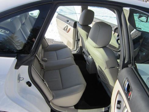 Used 2009 Subaru Legacy 2.5i Limited image 7