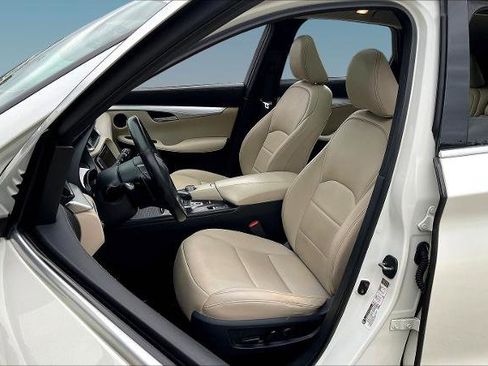 Certified 2019 INFINITI QX50 Luxe w/ Navigation Package AWD/4WD image 20