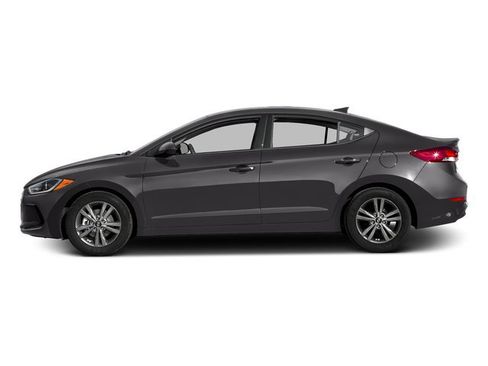 Used 2017 Hyundai Elantra SE w/ Cargo Package FWD image 3