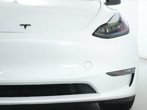 Used 2022 Tesla Model Y Performance AWD/4WD image 7