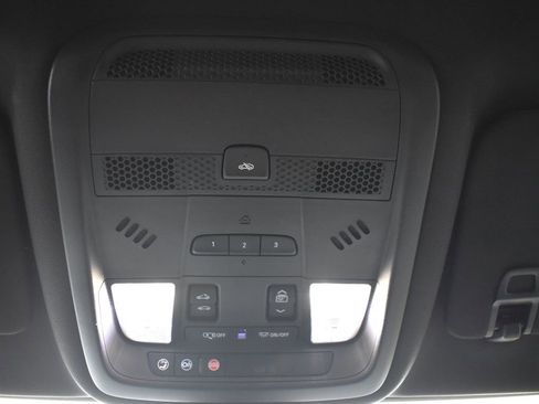 Used 2020 Cadillac XT6 Premium Luxury image 24