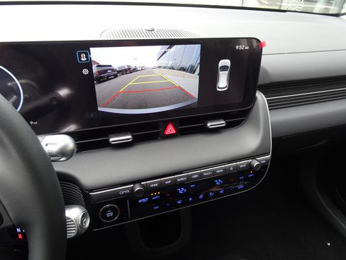 New 2026 Hyundai Ioniq 5 SEL image 17