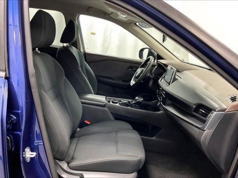 Used 2023 Nissan Rogue S image 11