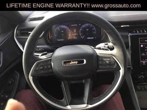 Used 2025 Jeep Grand Cherokee Altitude AWD/4WD image 27