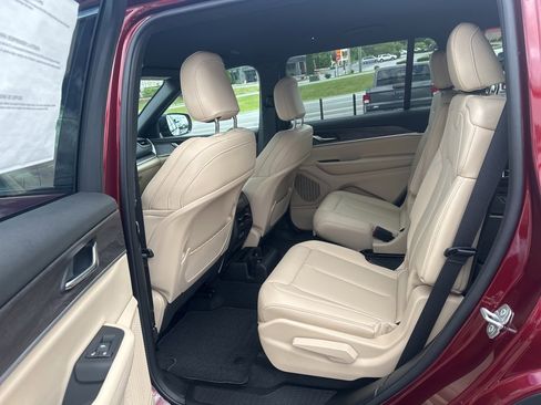 New 2025 Jeep Grand Cherokee L Limited image 22