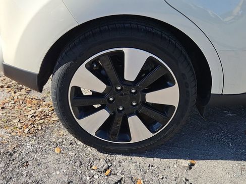 Used 2015 Kia Soul ! w/ Sun & Sound Package image 5