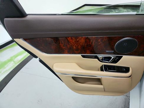 Used 2015 Jaguar XJ RWD image 25