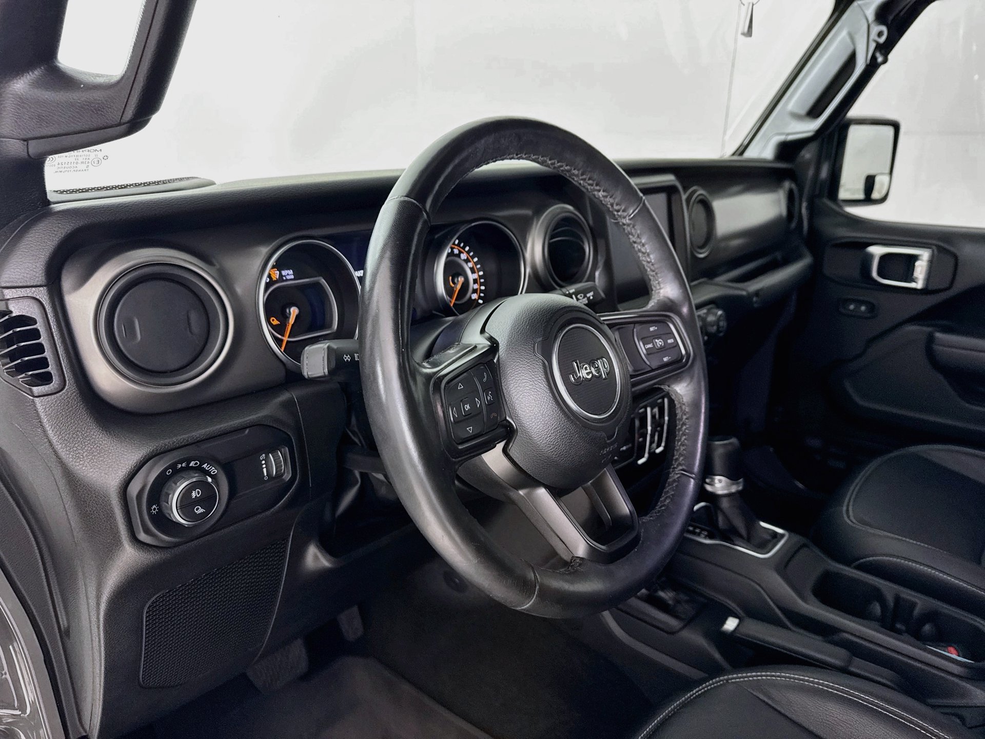Used 2023 Jeep Gladiator Sport AWD/4WD image 10
