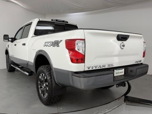 Used 2019 Nissan Titan PRO-4X image 7