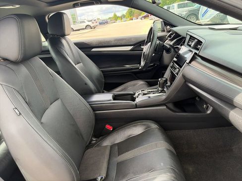 Used 2020 Honda Civic Touring image 11