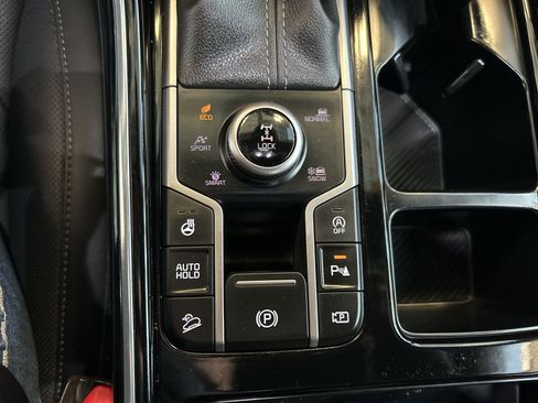 Used 2025 Kia Sorento SX Prestige image 28