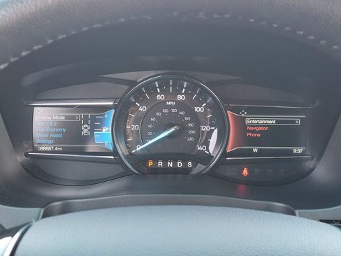 Used 2018 Ford Explorer Limited w/ Ford Safe & Smart Package FWD image 15