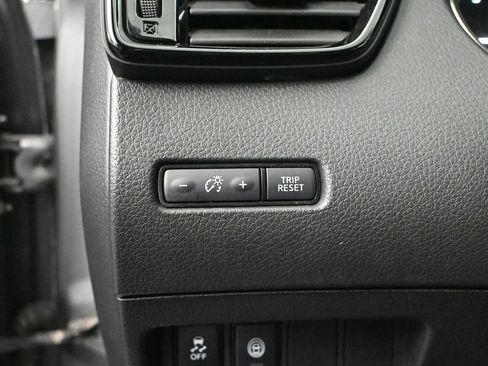 Used 2021 Nissan Rogue Sport SV image 30