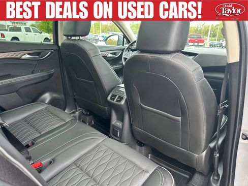 Used 2022 Buick Envision Avenir w/ Technology Package II FWD image 33