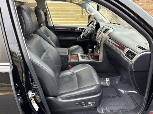 Used 2019 Lexus GX 460 Premium image 4