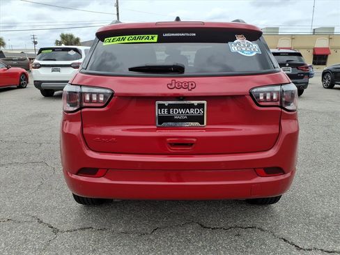 Used 2023 Jeep Compass Limited image 3