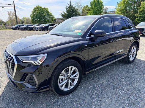 Certified 2025 Audi Q3 2.0T Premium w/ Convenience Package AWD/4WD image 1