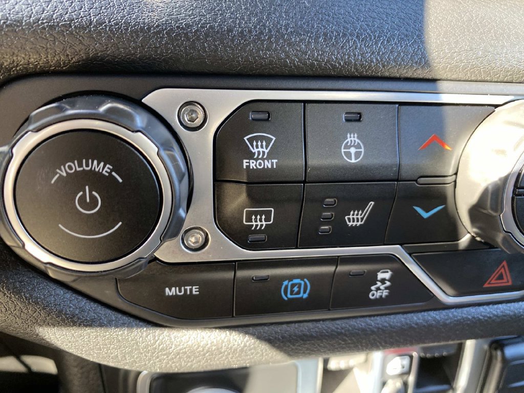 Certified 2024 Jeep Wrangler Unlimited AWD/4WD image 19