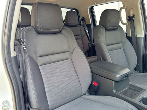 Used 2022 Nissan Frontier SV RWD image 31