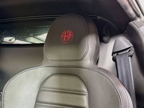 Used 2016 Alfa Romeo 4C Coupe w/ Convenience Group - Coupe RWD image 18
