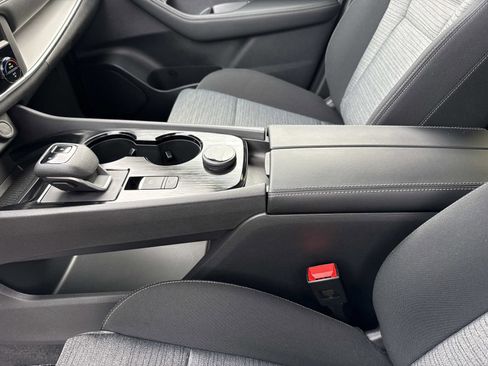 Used 2023 Nissan Rogue SV image 15