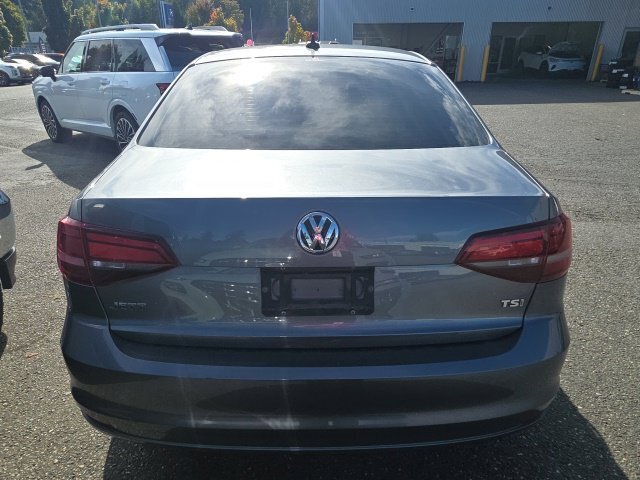 Used 2016 Volkswagen Jetta SEL FWD image 3