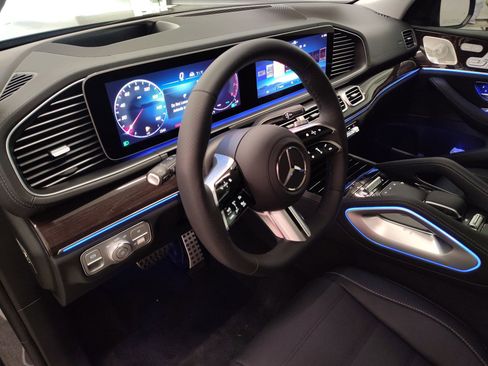 New 2026 Mercedes-Benz GLS 450 4MATIC image 4