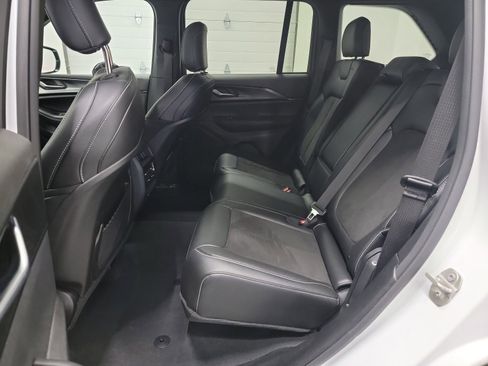 Used 2023 Jeep Grand Cherokee Altitude AWD/4WD image 18