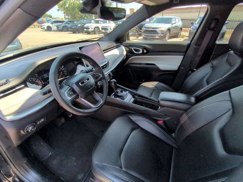 Used 2025 Jeep Compass Limited AWD/4WD image 15